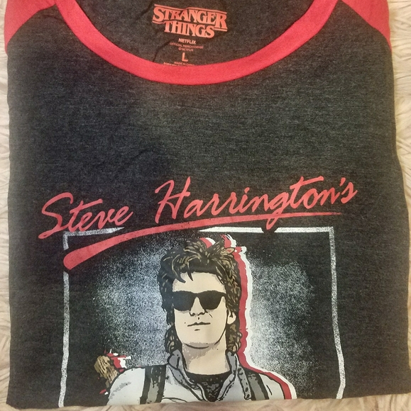 Stranger Things Steve T-Shirt - Picture 5 of 5